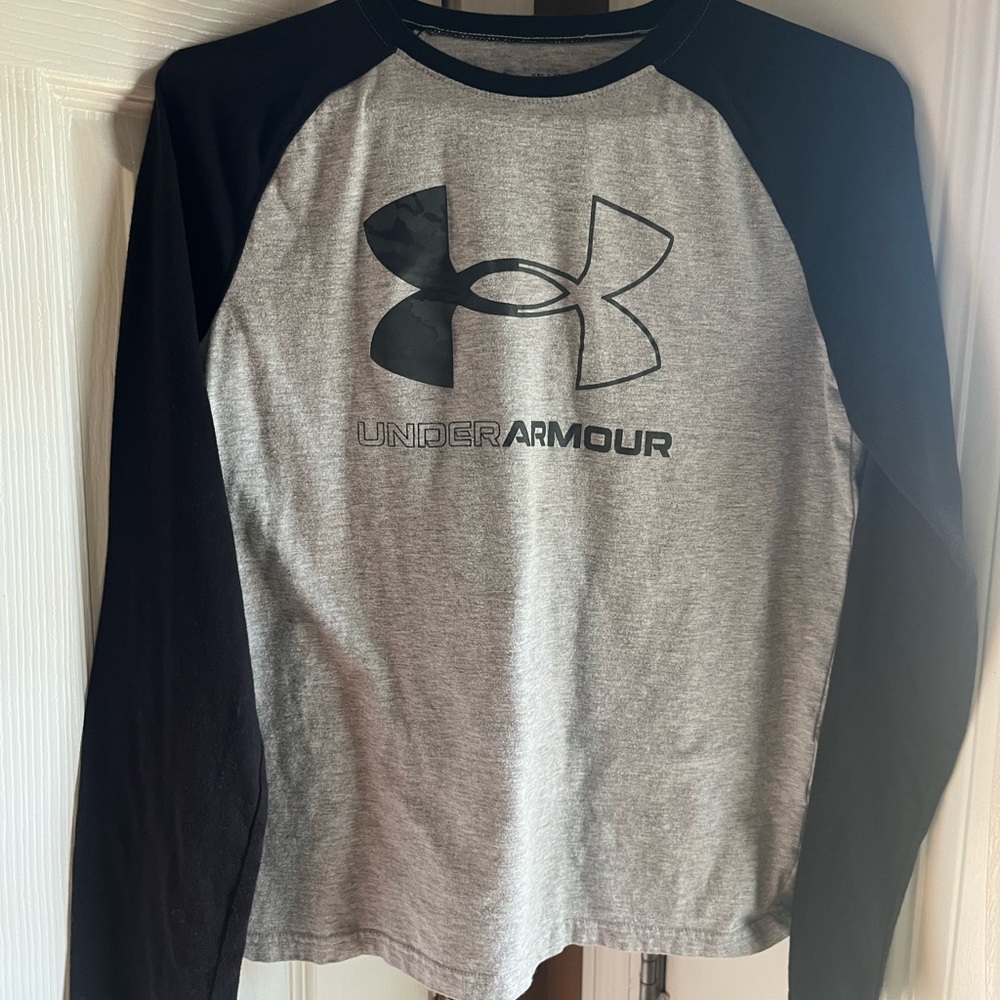 Under Armour Black and Gray Raglan Shirt